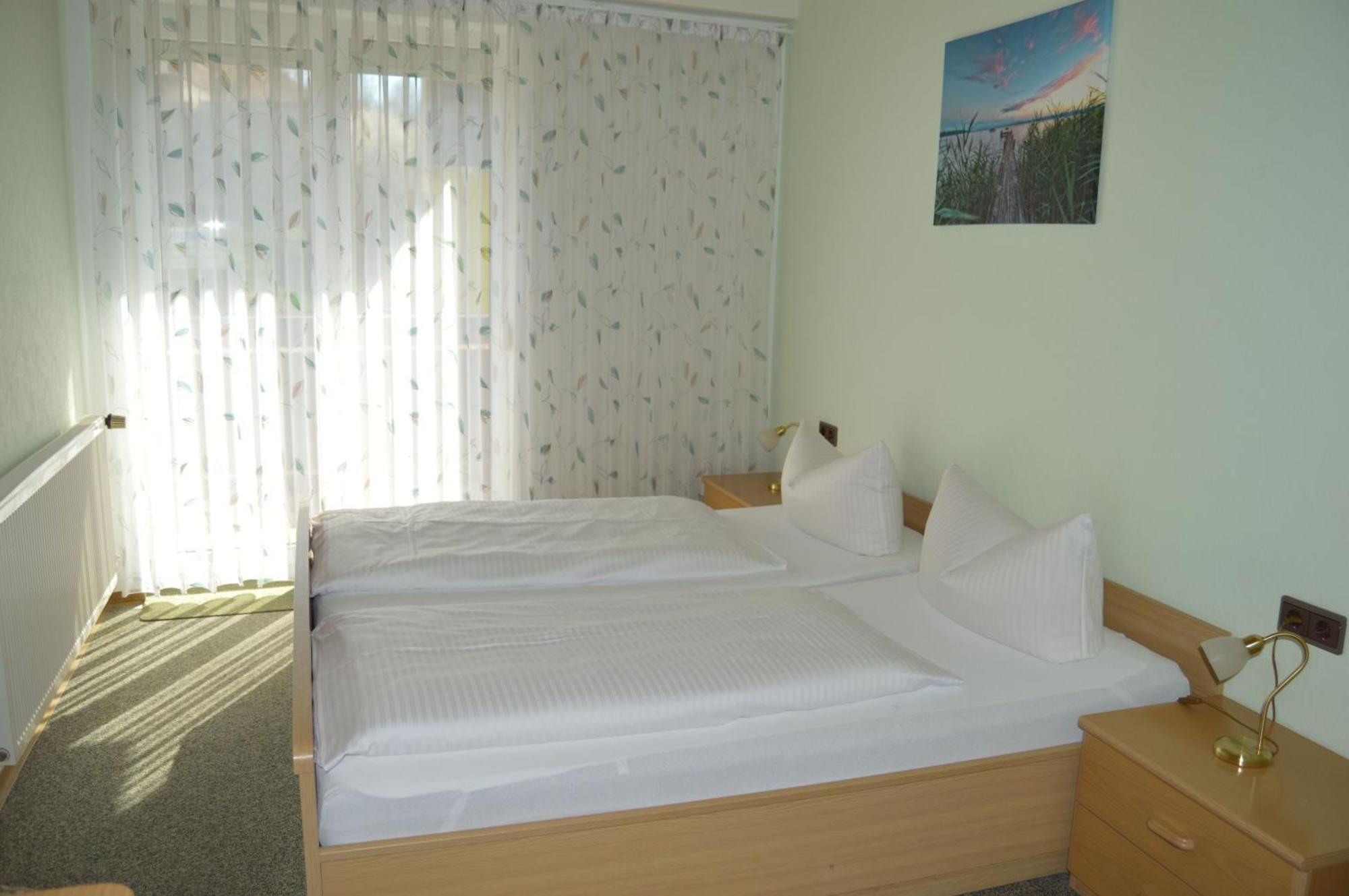 Gasthof-Pension Fraenkische Schweiz Obertrubach Luaran gambar